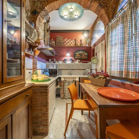 Lounge Flat Camaiore, Wifi, Versilia Coast * Camaiore