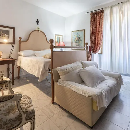Lounge Flat Camaiore, Wifi, Versilia Coast Apartment