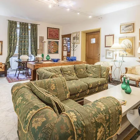 Lounge Flat Camaiore, Wifi, Versilia Coast Apartment *