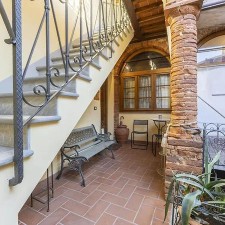 Lounge Flat Camaiore, Wifi, Versilia Coast Apartment Camaiore