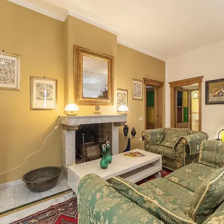 Lounge Flat Camaiore, Wifi, Versilia Coast Apartment *